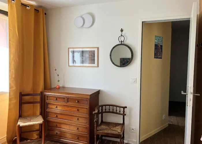 Charmante Maison Renovee Au Coeur De Groix - Fr-1-813-12